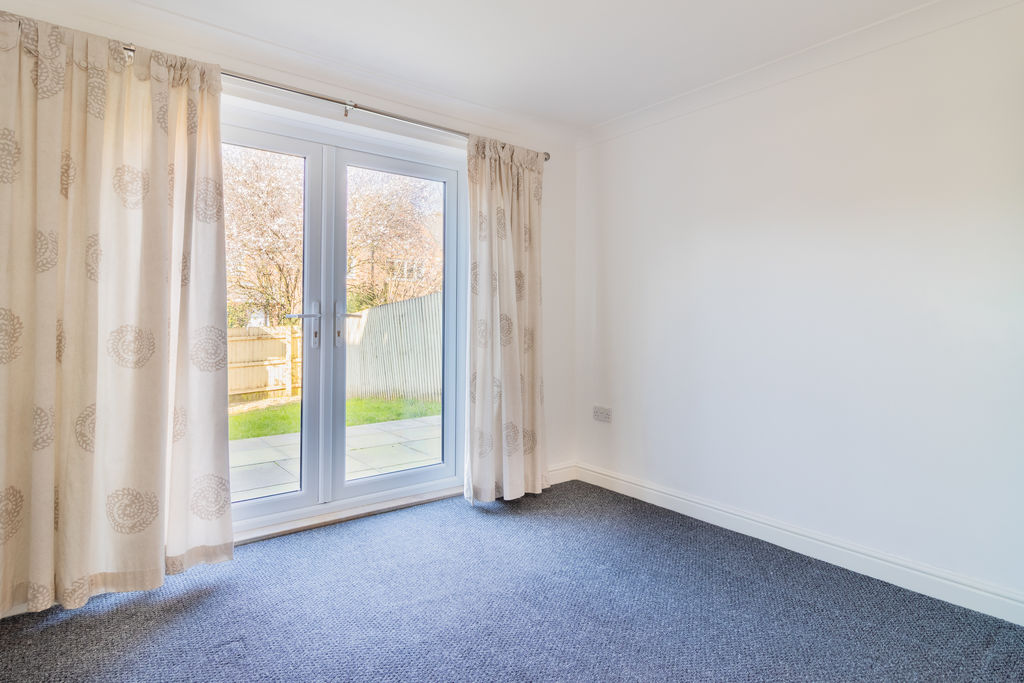 Ground Floor Reception / Bedroom- click for photo gallery